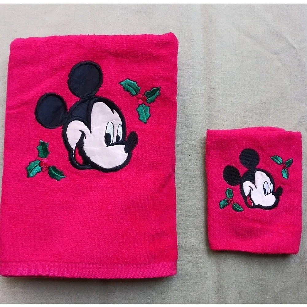 Walt Disney Mickey Mouse Christmas Hand Towel Vintage Red